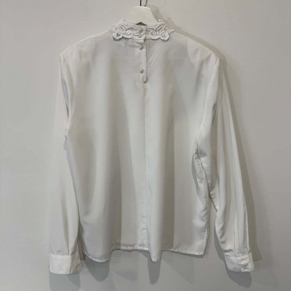 Kathy Che Vintage Pure White Blouse with High Neck and Elegant Lace Detail - Picture 3 of 16